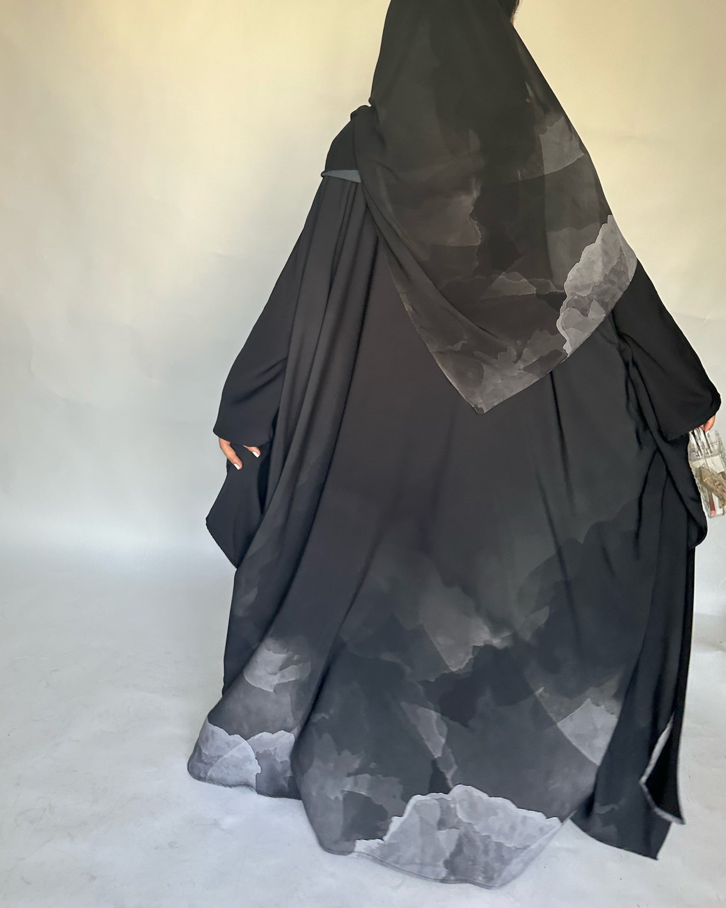 A123 - Gray Gradient Cloud Abaya