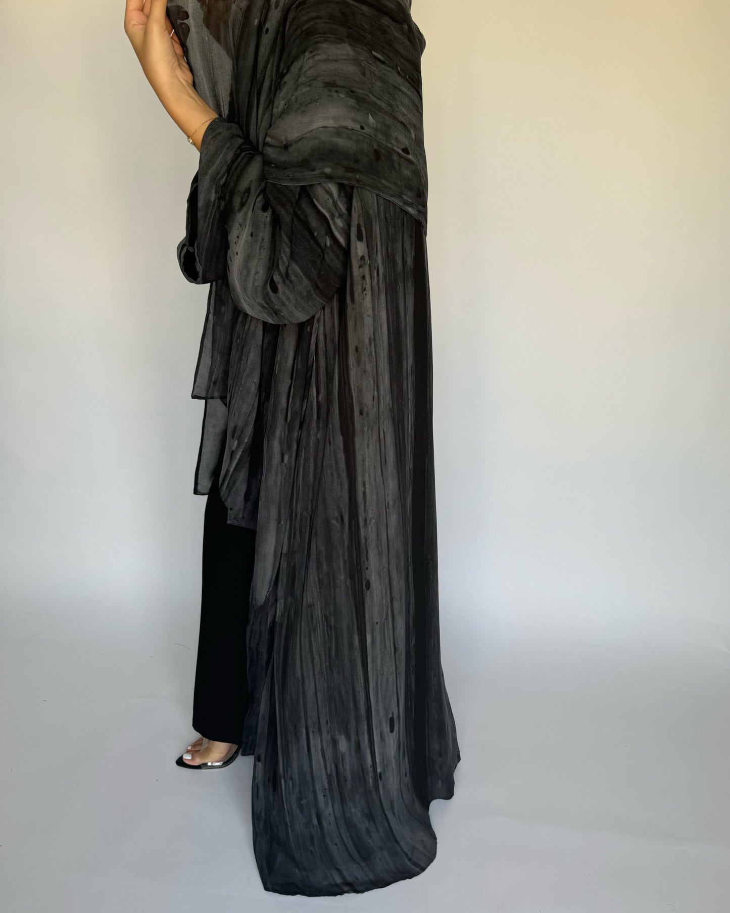 Gray Pattern Abaya (READY TO SHIP)