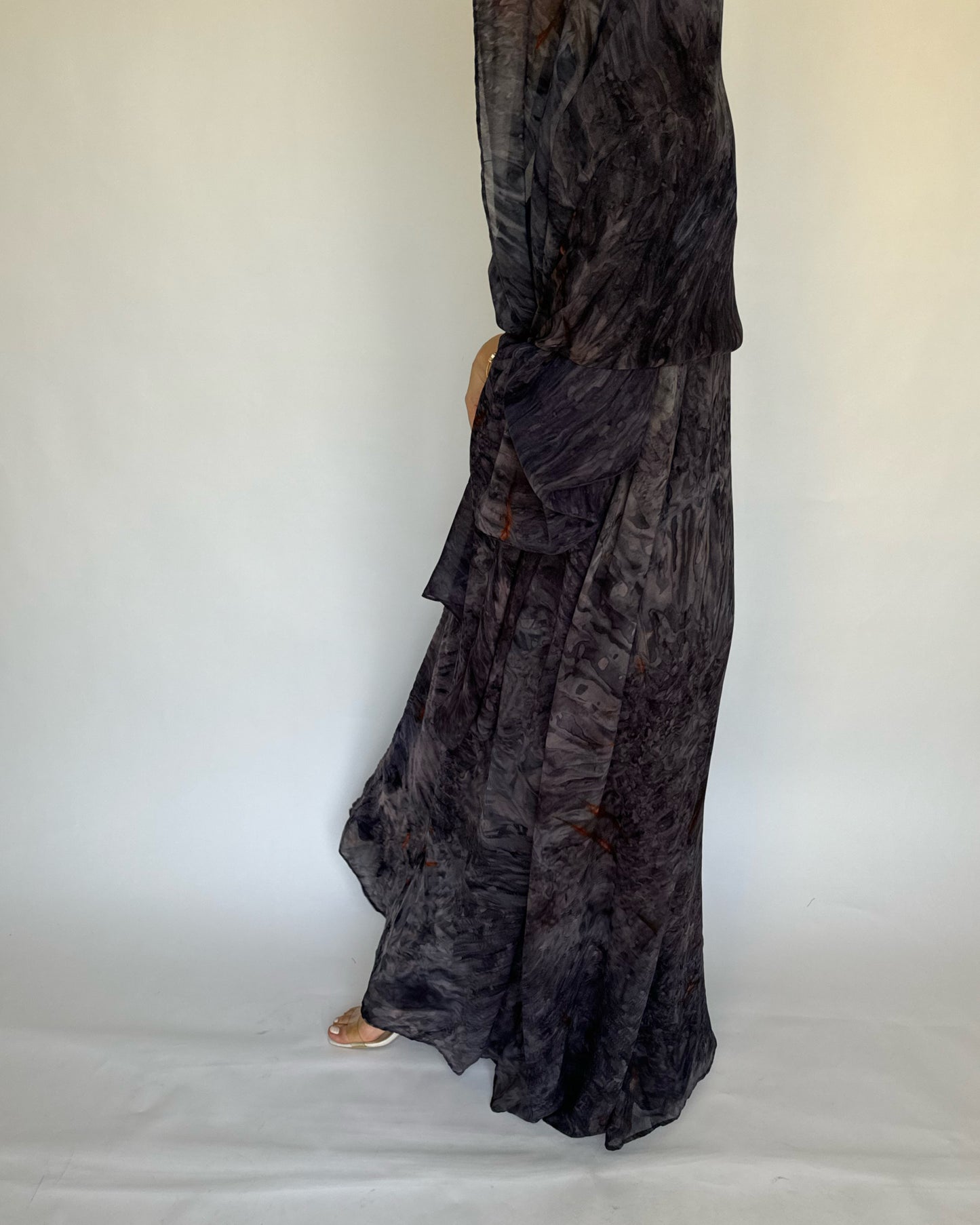 A187 - Purple-ish Grey Pattern Abaya