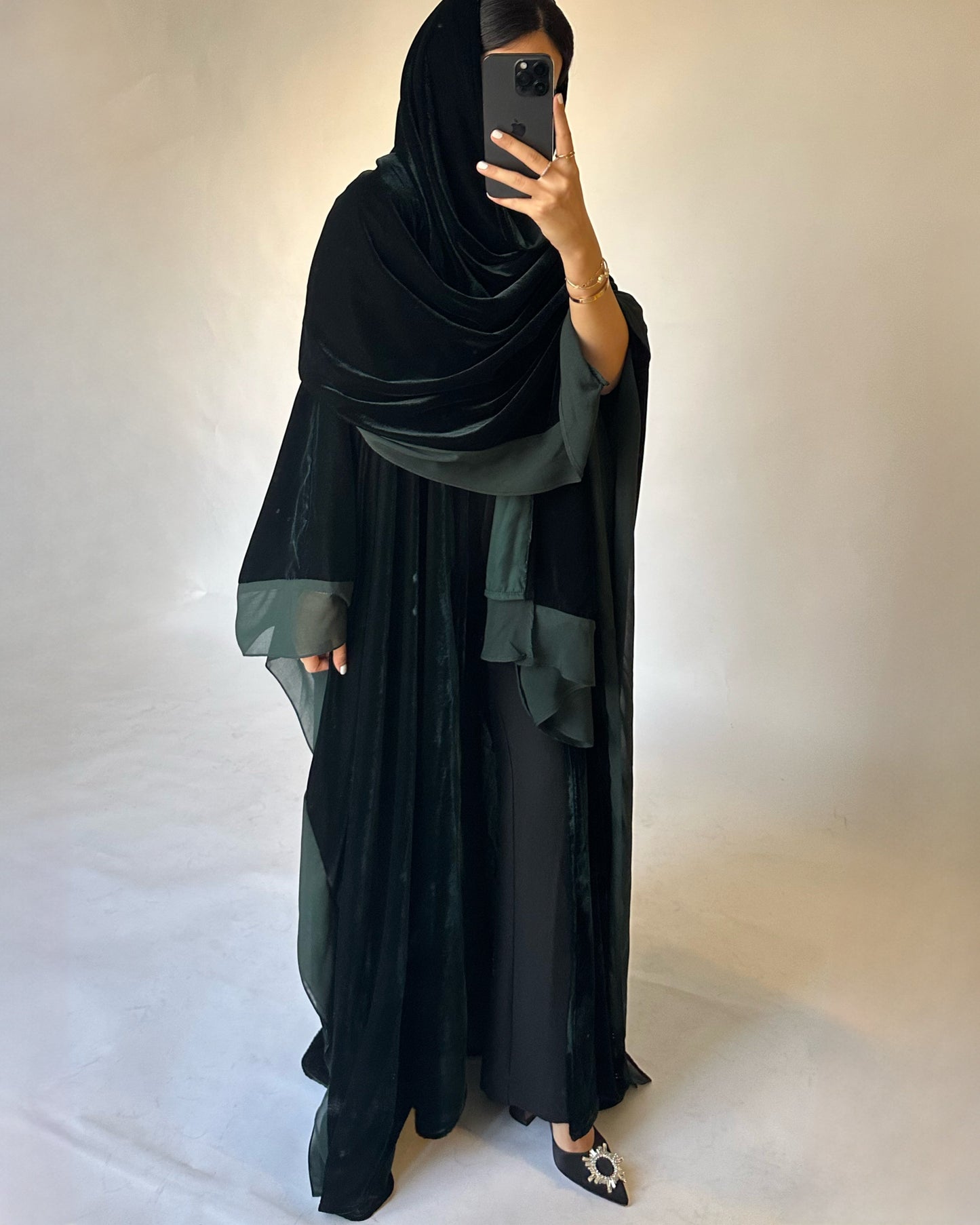 Green Winter Velvet Abaya & Head Scarf (READY TO SHIP)