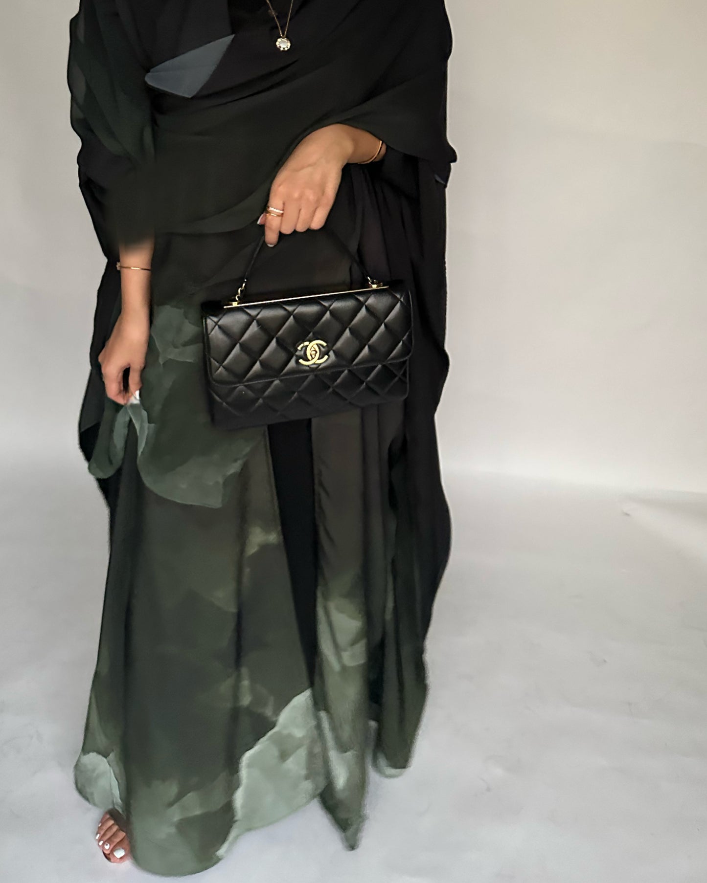 A121 - Green Gradient Cloud Abaya