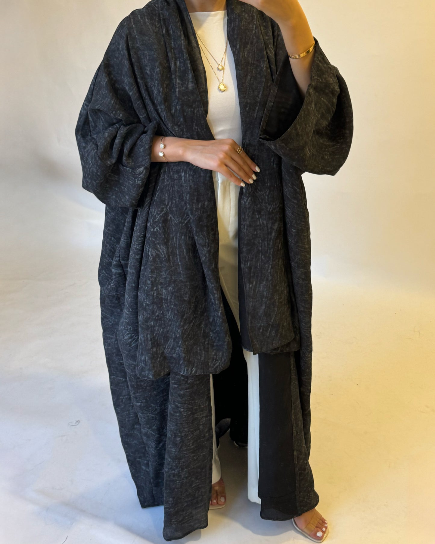 Gray-ish Black Pattern Abaya (READY TO SHIP)