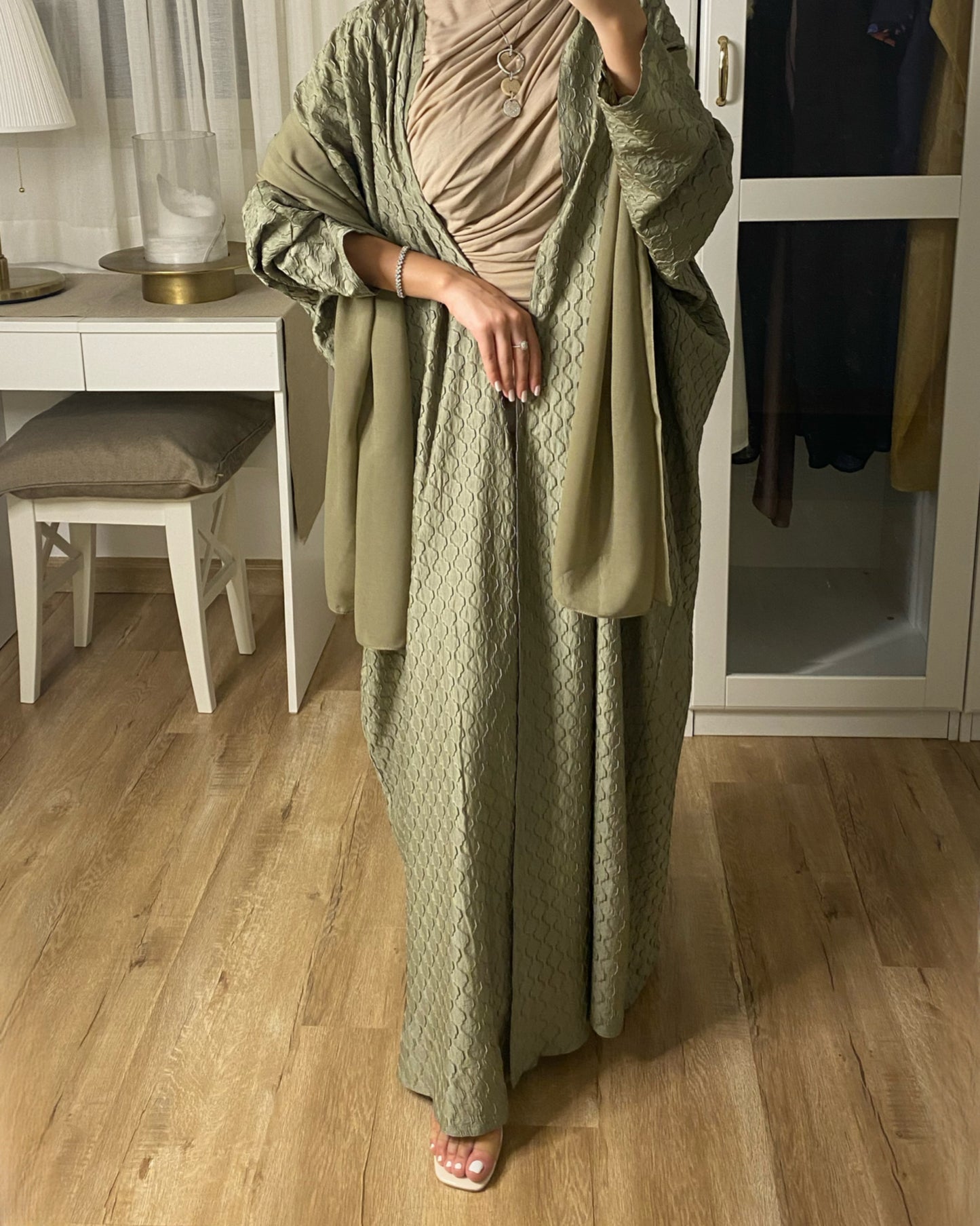 A087 - Summery Light Green Pattern Abaya