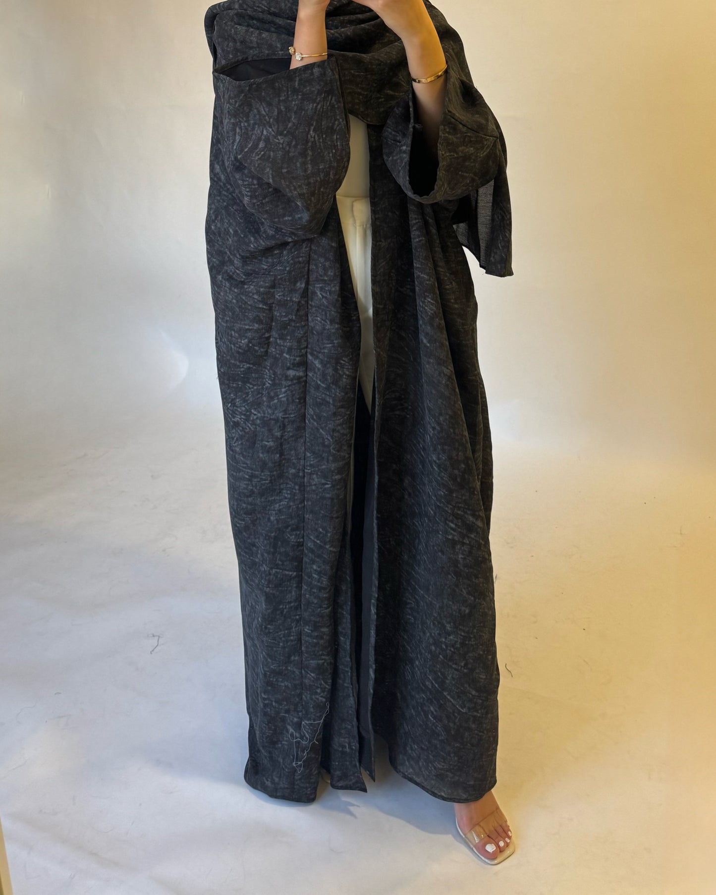 Gray-ish Black Pattern Abaya (READY TO SHIP)