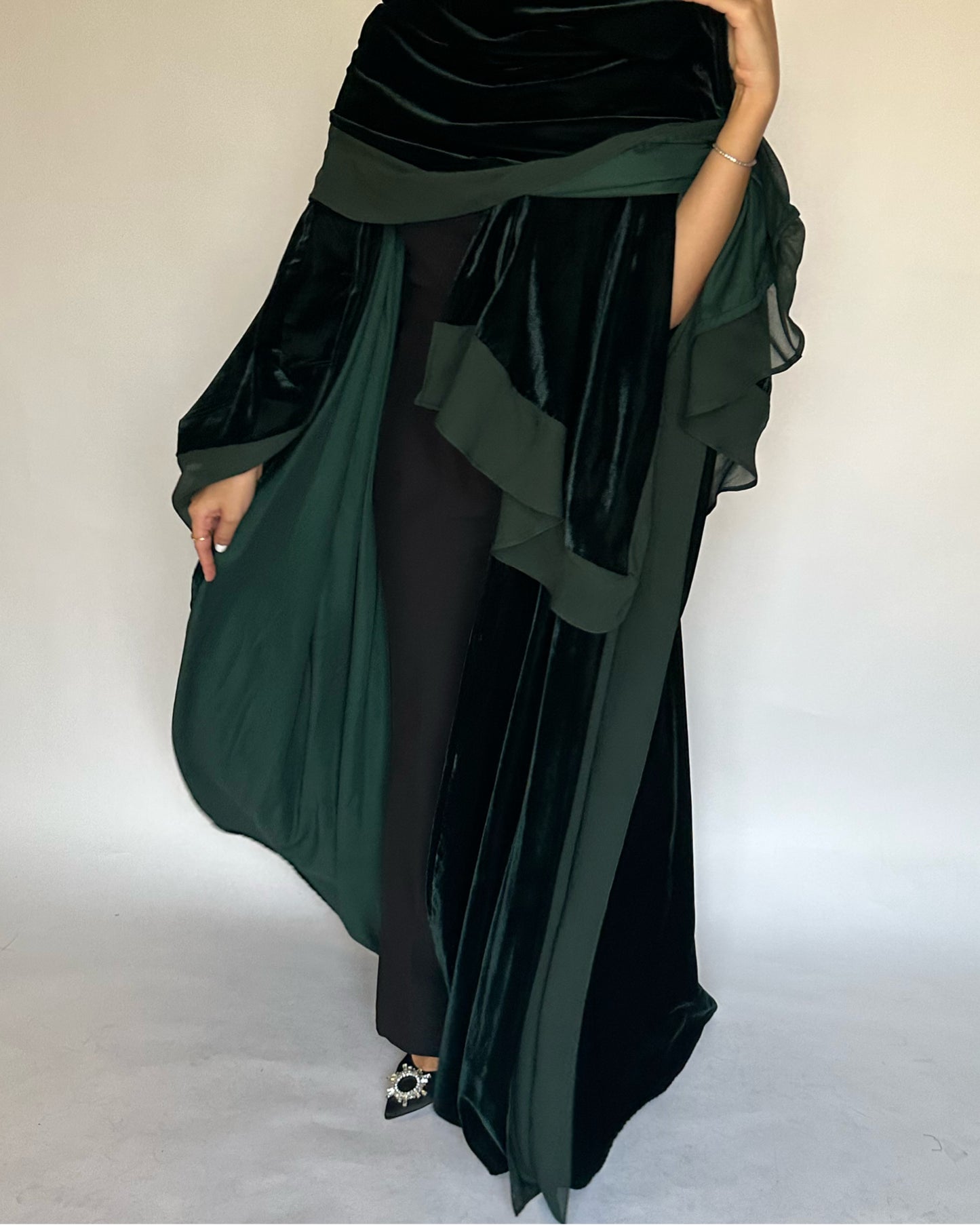 A139 - Green Winter Velvet Abaya & Head Scarf