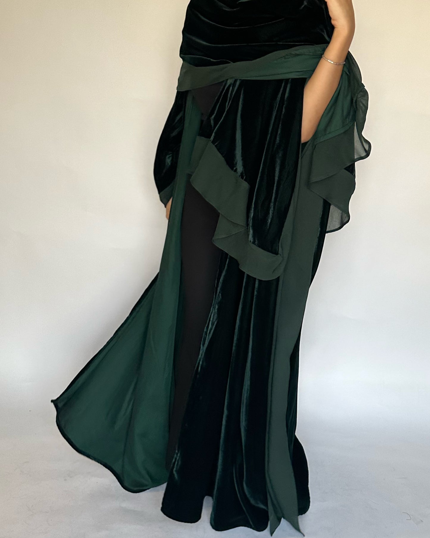 A139 - Green Winter Velvet Abaya & Head Scarf