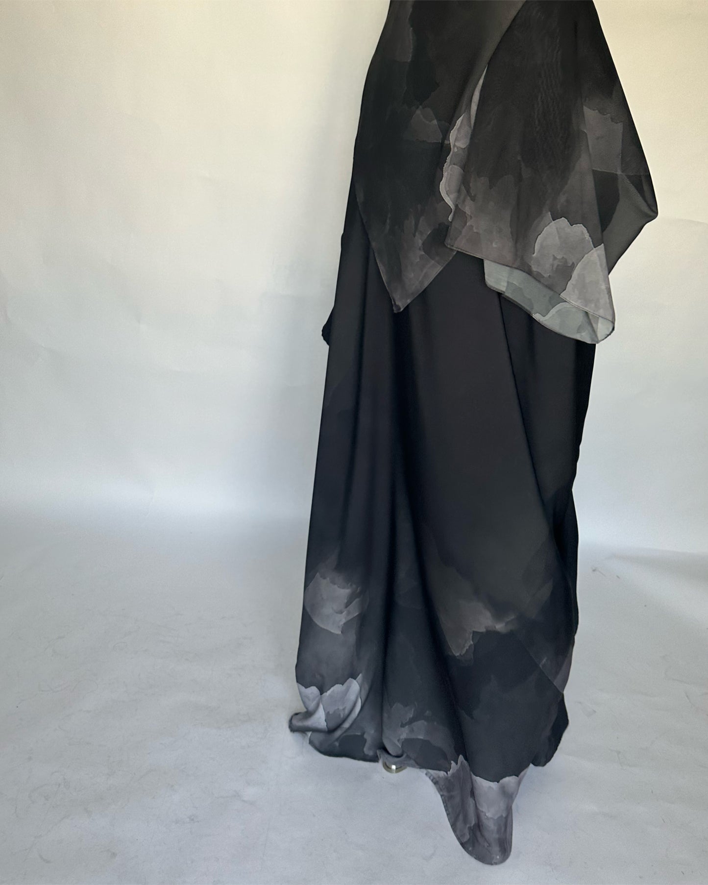 A123 - Gray Gradient Cloud Abaya