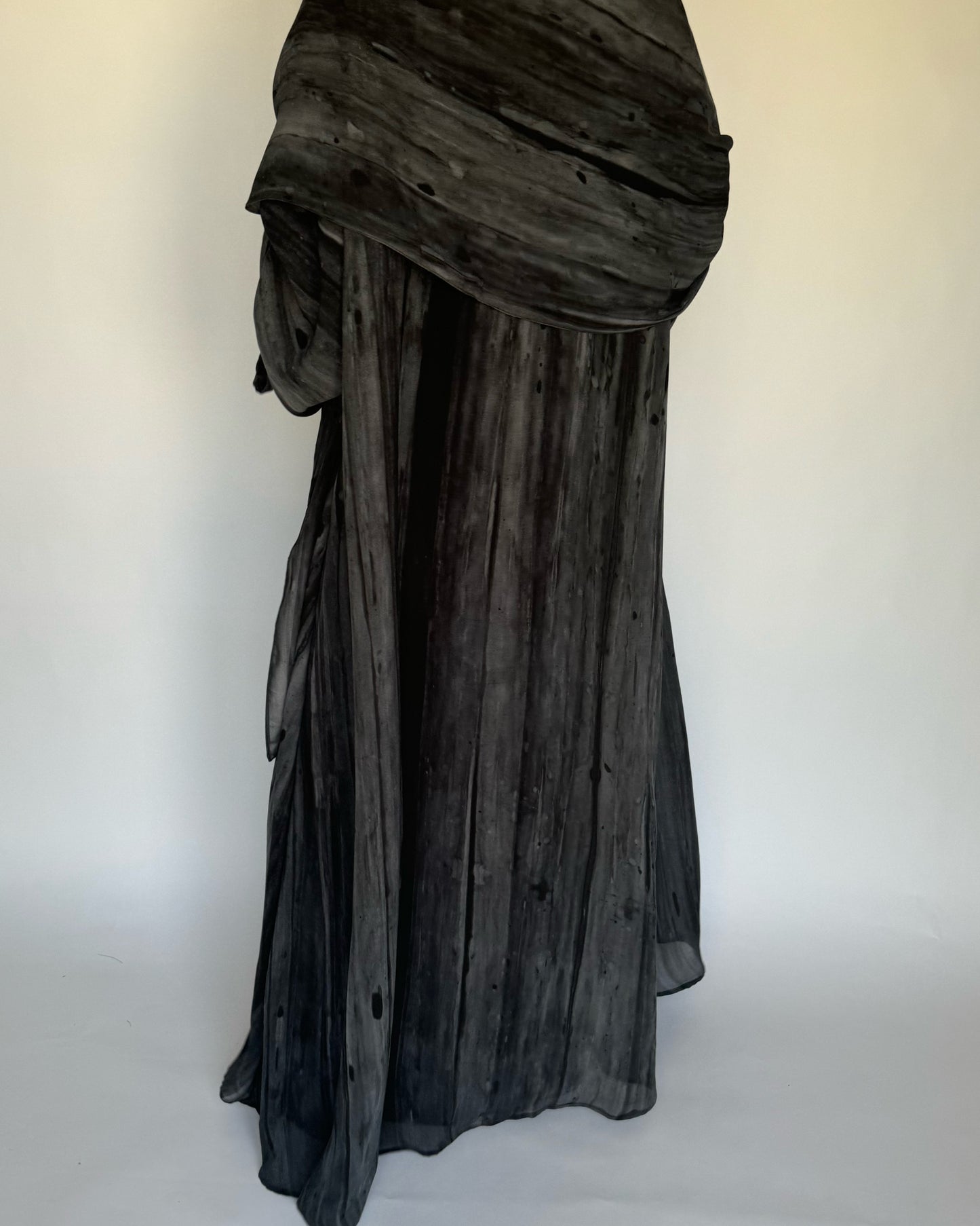 Gray Pattern Abaya (READY TO SHIP)