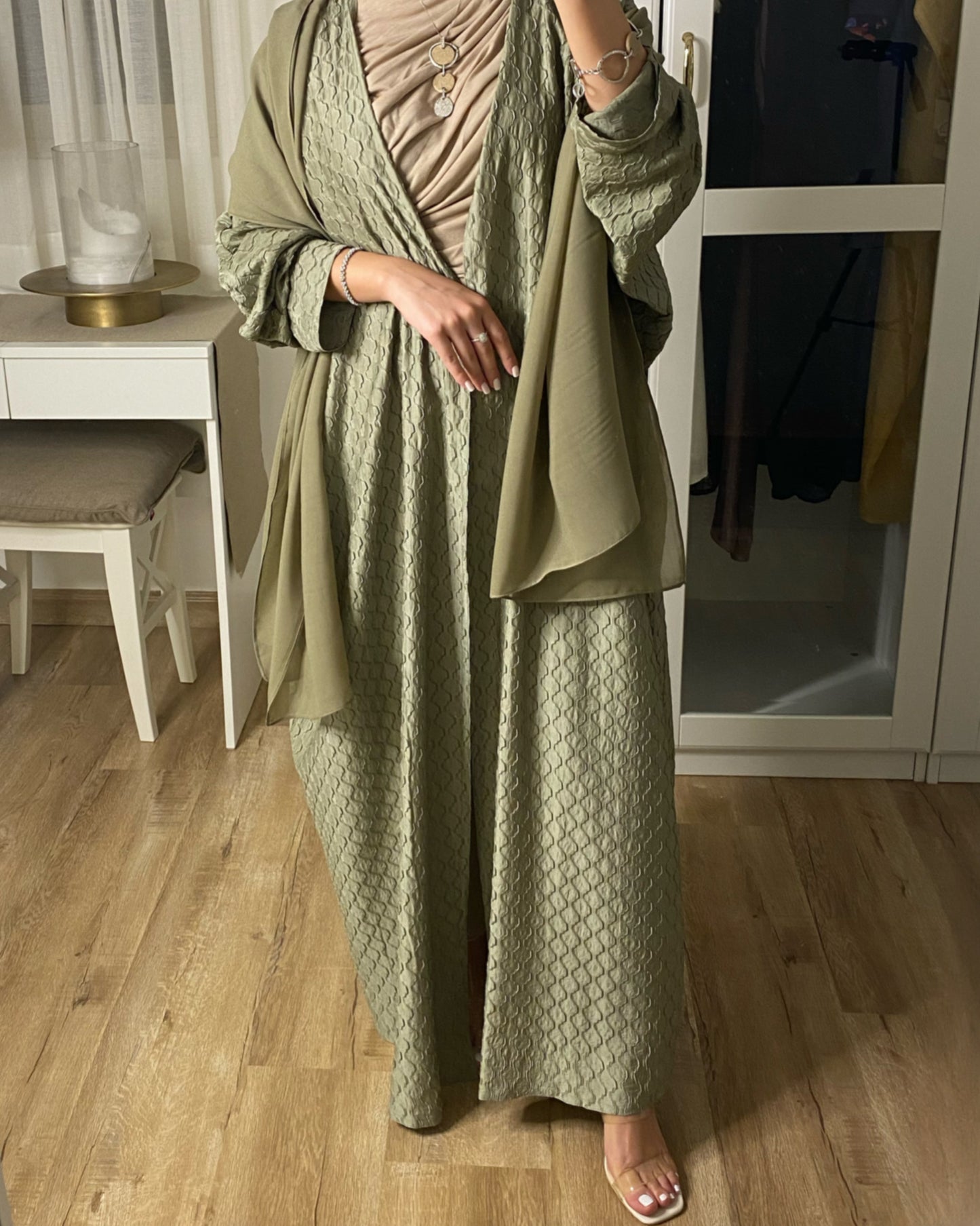 A087 - Summery Light Green Pattern Abaya