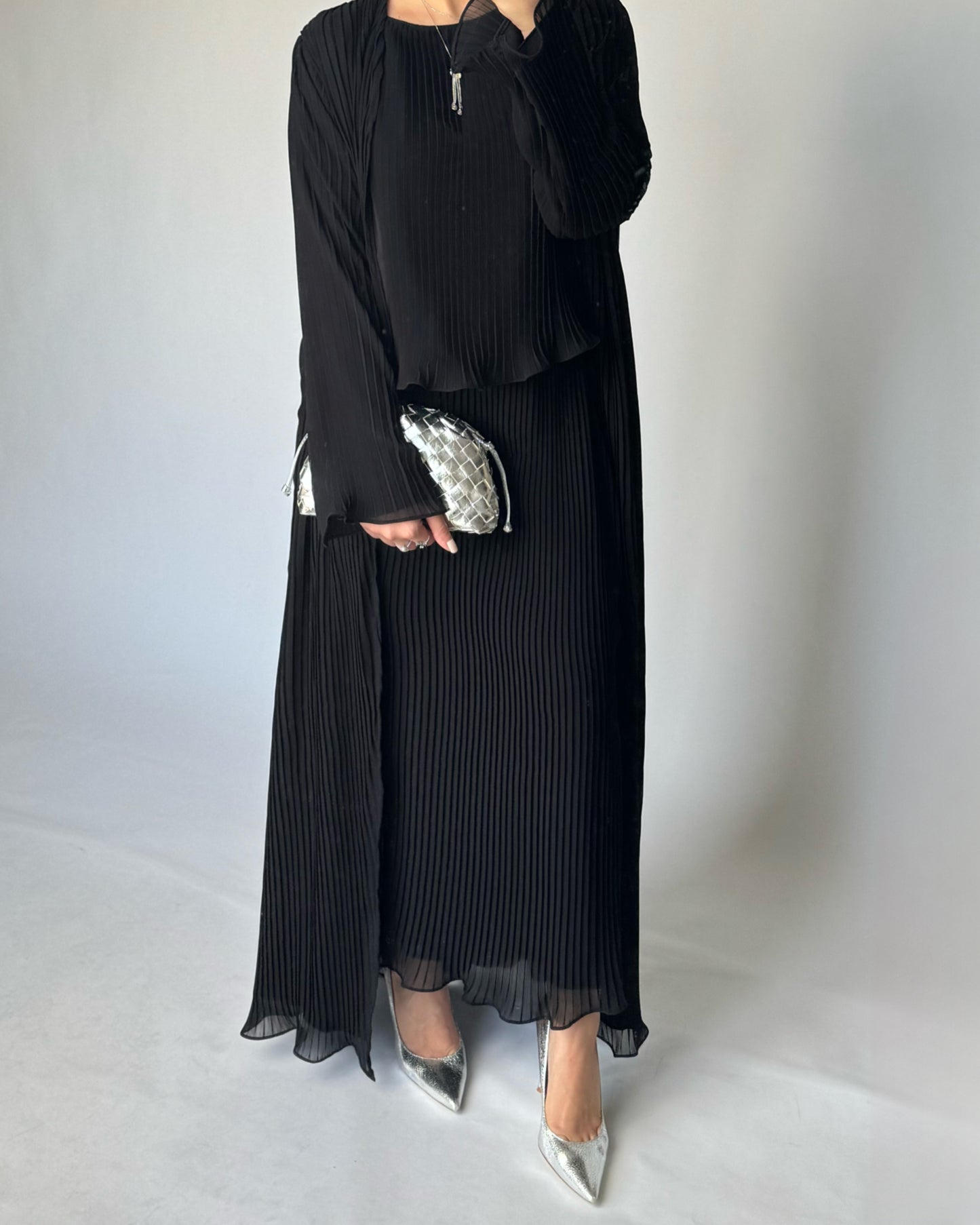 A184 - Black Pleated Set