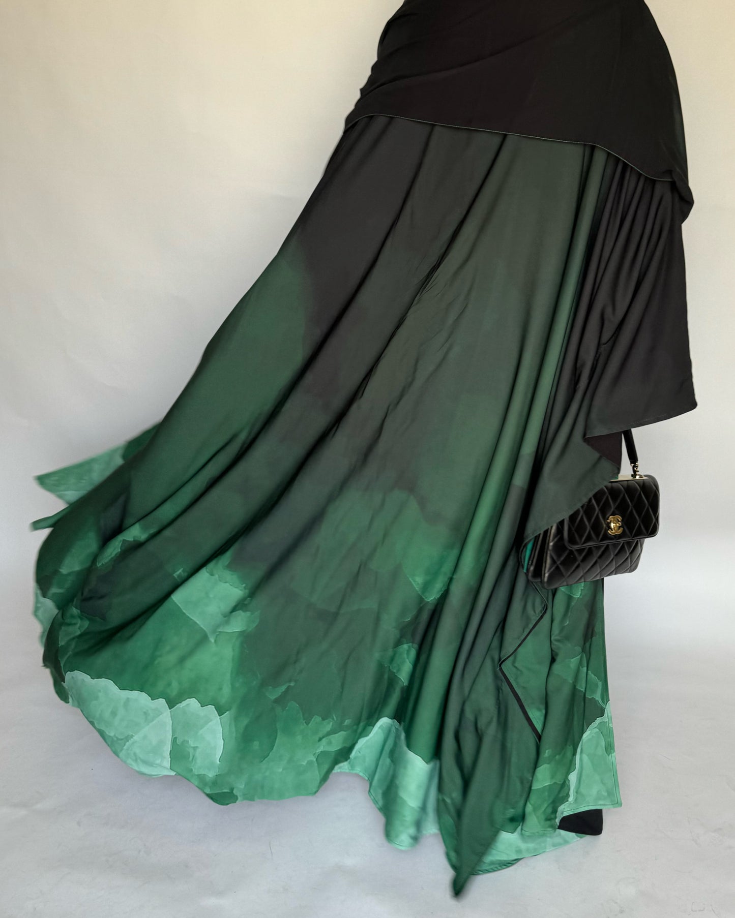 A126 - Green Gradient Cloud Abaya