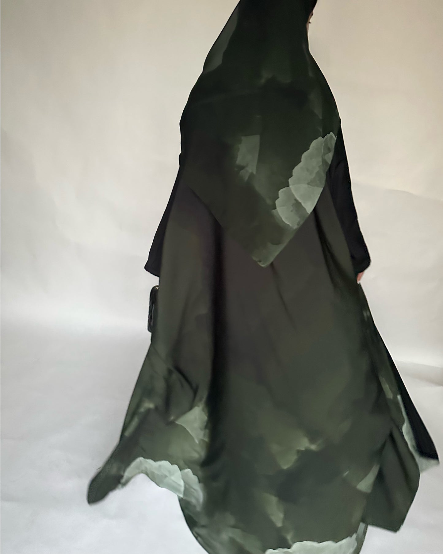 A121 - Green Gradient Cloud Abaya