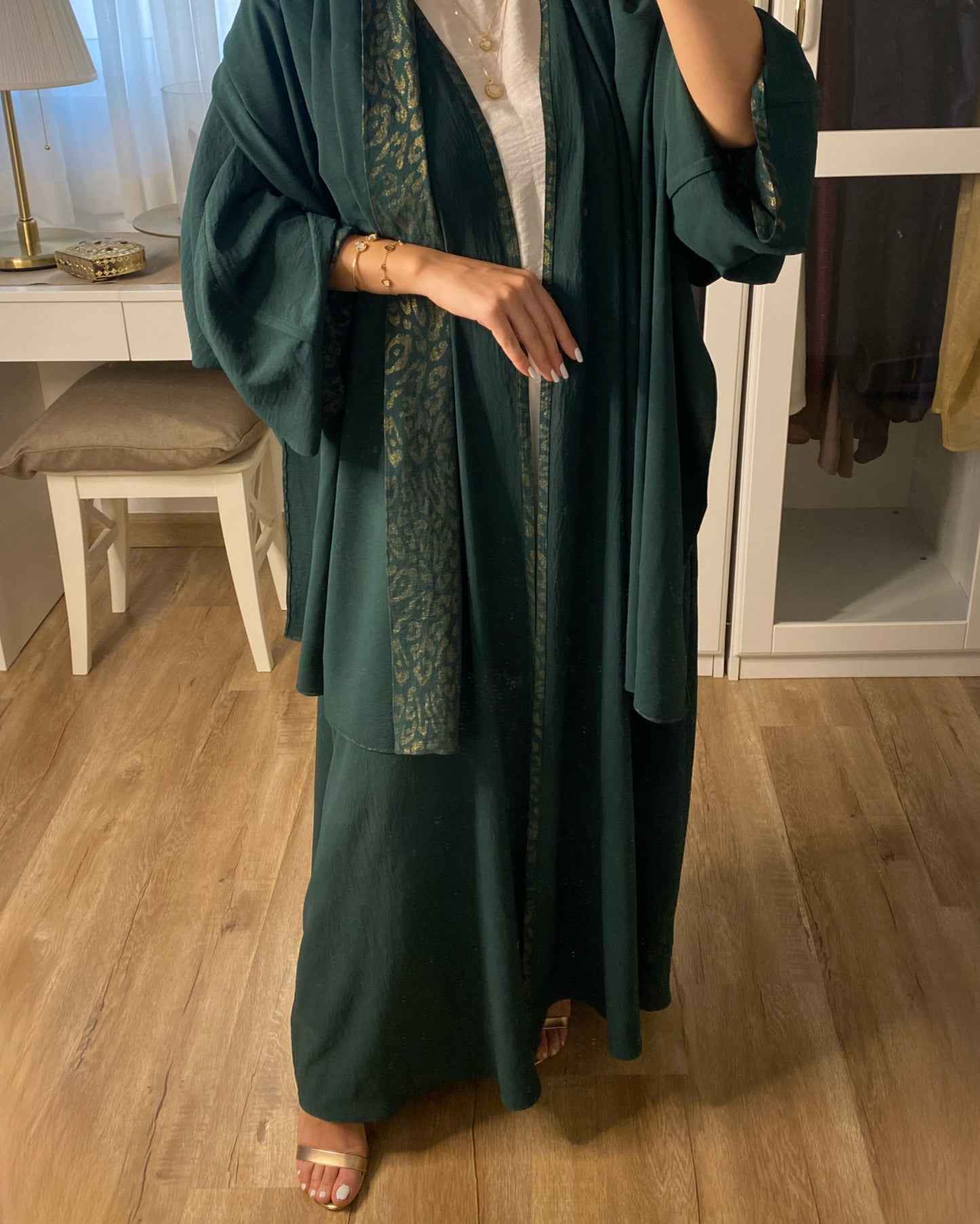 A081 - Green Reversible Pattern Abaya & Reversible Head Scarf