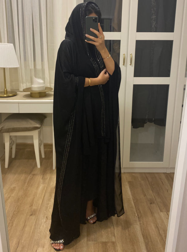 A034 - Black Cape