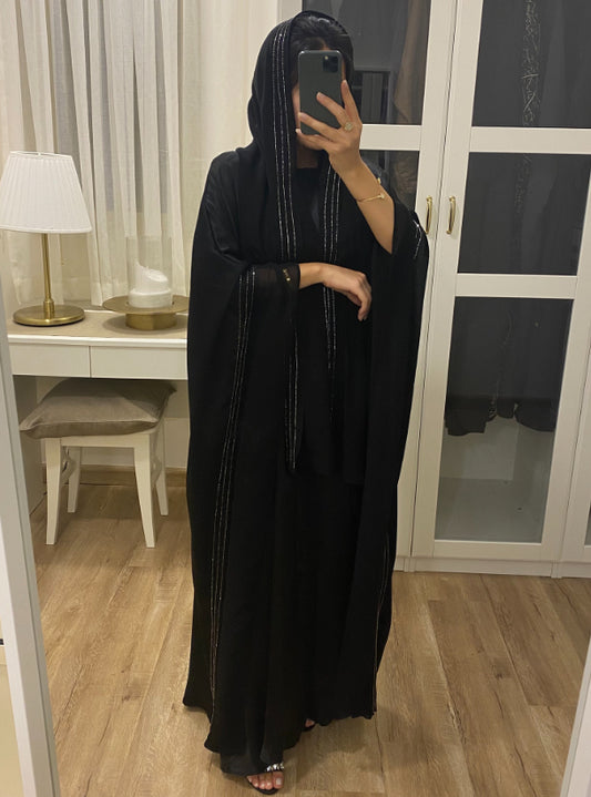 A034 - Black Cape