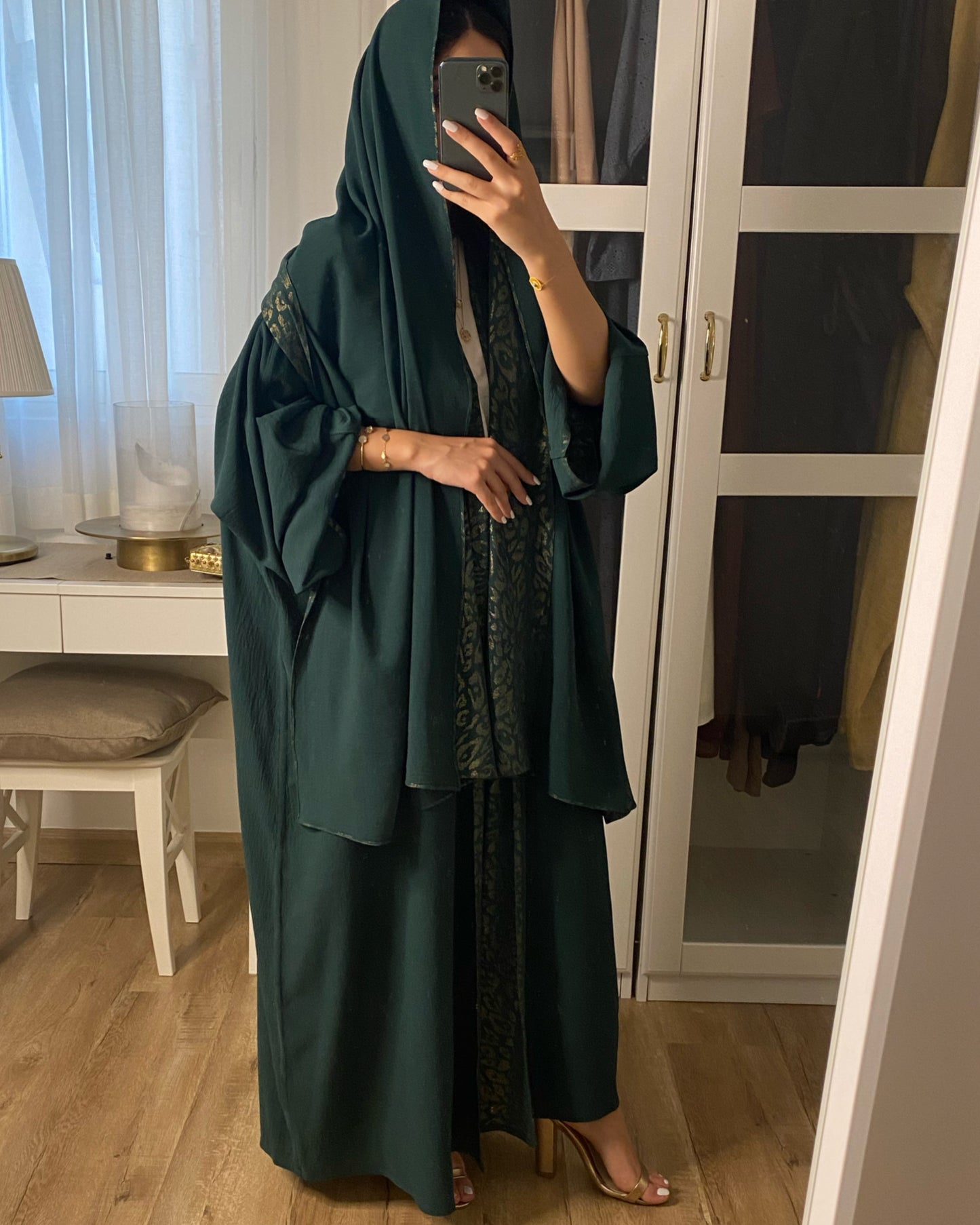 A081 - Green Reversible Pattern Abaya & Reversible Head Scarf